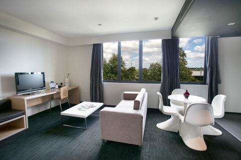 Alpha Hotel Eastern Creek - Foster Accommodation 12
