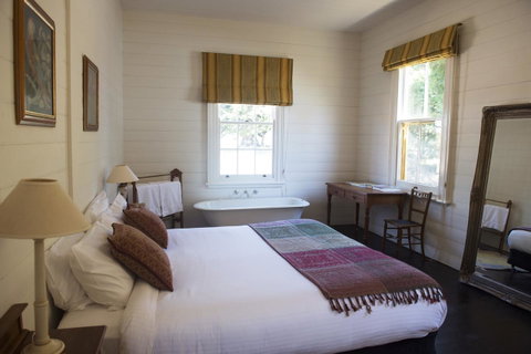 Hillview Heritage Hotel - Foster Accommodation 23