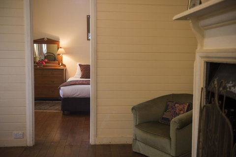 Hillview Heritage Hotel - Foster Accommodation 2