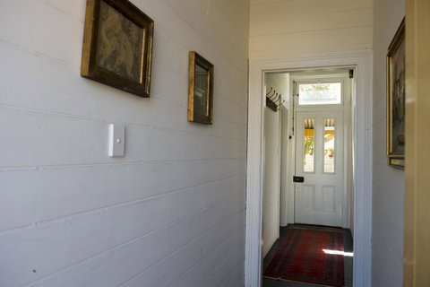 Hillview Heritage Hotel - Foster Accommodation 19