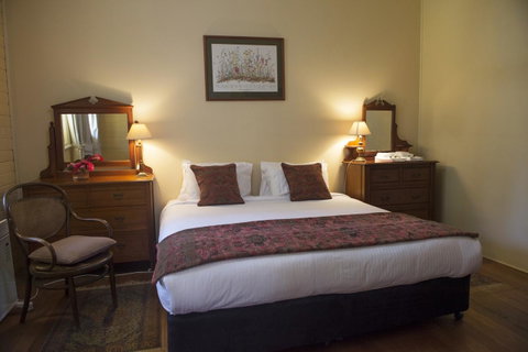 Hillview Heritage Hotel - Foster Accommodation 7