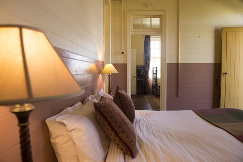 Hillview Heritage Hotel - Foster Accommodation 42
