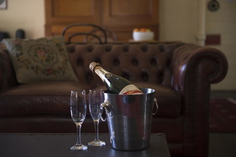 Hillview Heritage Hotel - Foster Accommodation 25