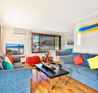 Sandy Toes Beach House Jervis Bay - 2min to Beach - Foster Accommodation