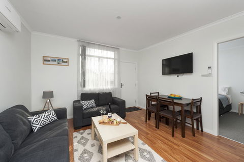 125 Milton - Foster Accommodation 4