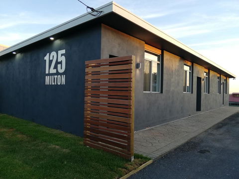 125 Milton - Foster Accommodation 0