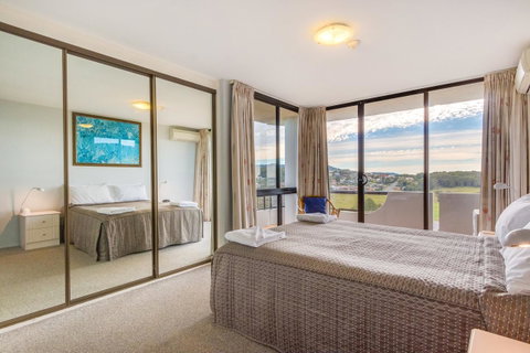 Pacific Towers Beach Resort - Foster Accommodation 38