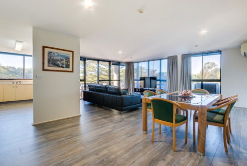 Pacific Towers Beach Resort - Foster Accommodation 33