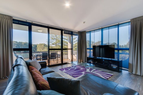 Pacific Towers Beach Resort - Foster Accommodation 32