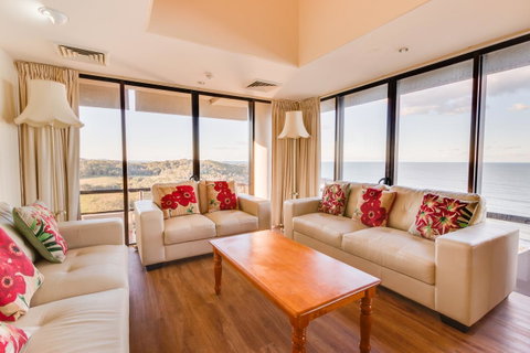 Pacific Towers Beach Resort - Foster Accommodation 22
