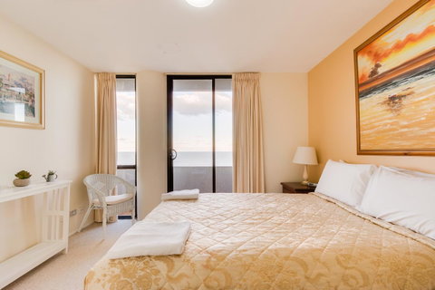 Pacific Towers Beach Resort - Foster Accommodation 17