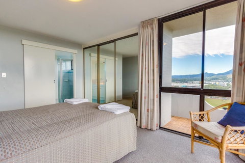 Pacific Towers Beach Resort - Foster Accommodation 35