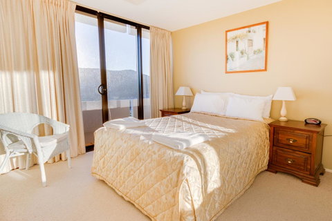 Pacific Towers Beach Resort - Foster Accommodation 20