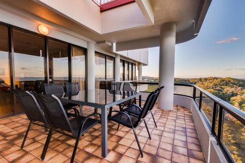 Pacific Towers Beach Resort - Foster Accommodation 12
