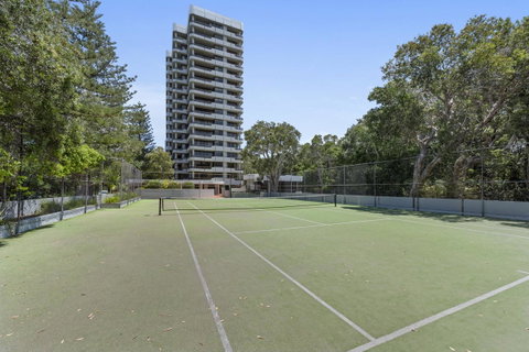 Pacific Towers Beach Resort - Foster Accommodation 13