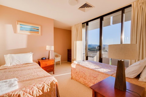 Pacific Towers Beach Resort - Foster Accommodation 19
