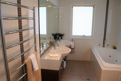 Encore Apartments - Foster Accommodation 11