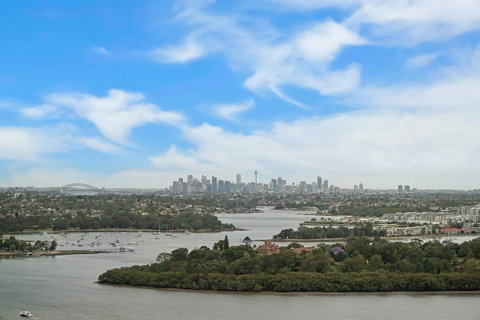Cozy Apartment With Water View Plus Winter Garden - Foster Accommodation 4