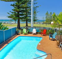 Beach House Holiday Apartments - Foster Accommodation