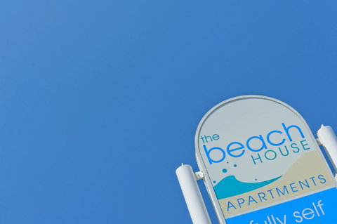 Beach House Holiday Apartments - Foster Accommodation 3