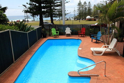 Beach House Holiday Apartments - Foster Accommodation 2