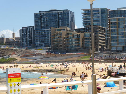 Arena Luxury Beachfront Apartment - Foster Accommodation 13
