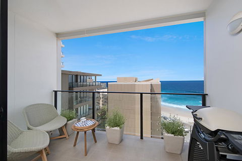 Arena Luxury Beachfront Apartment - Foster Accommodation 14