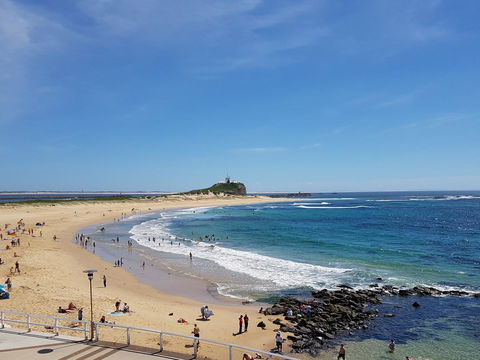 Arena Luxury Beachfront Apartment - Foster Accommodation 2