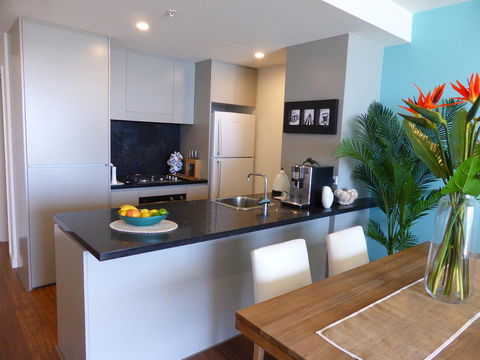 Arena Luxury Beachfront Apartment - Foster Accommodation 17