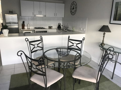 Travers Street Apartment - Foster Accommodation 4