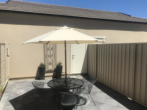 Travers Street Apartment - Foster Accommodation 7