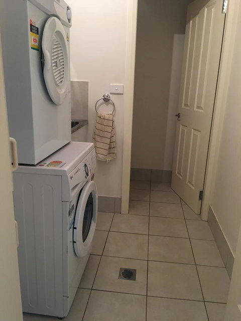 Travers Street Apartment - Foster Accommodation 10