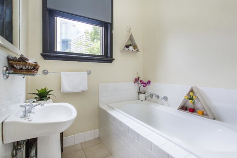 Sydney Harbour Bed And Breakfast - Foster Accommodation 24