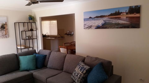Twin Palms Holiday House At Lighthouse - Foster Accommodation 9