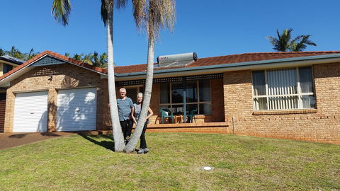 Twin Palms Holiday House At Lighthouse - Foster Accommodation 0