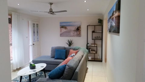 Twin Palms Holiday House At Lighthouse - Foster Accommodation 5