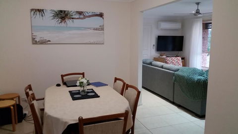 Twin Palms Holiday House At Lighthouse - Foster Accommodation 2