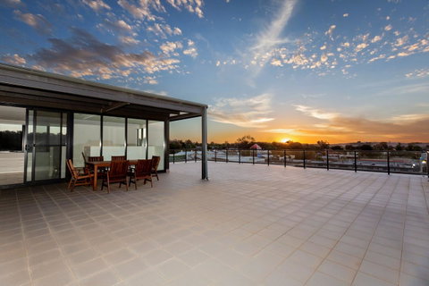 The Penthouse - Foster Accommodation 33