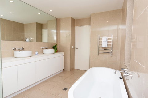The Penthouse - Foster Accommodation 14