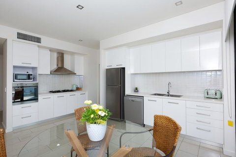 The Penthouse - Foster Accommodation 6