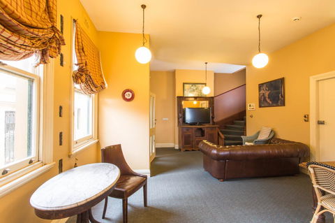 Australian Heritage Hotel - Foster Accommodation 7