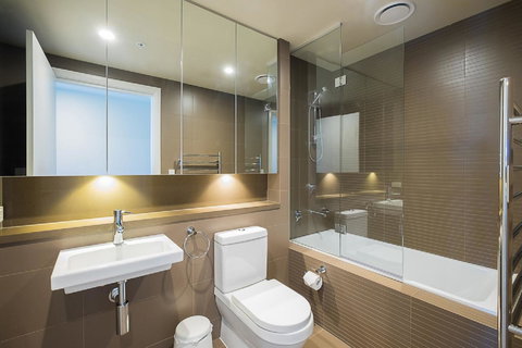 Australian Tower Stay - Foster Accommodation 29