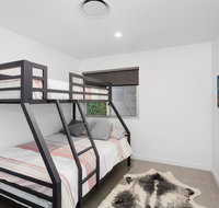 Modern guest house - Foster Accommodation