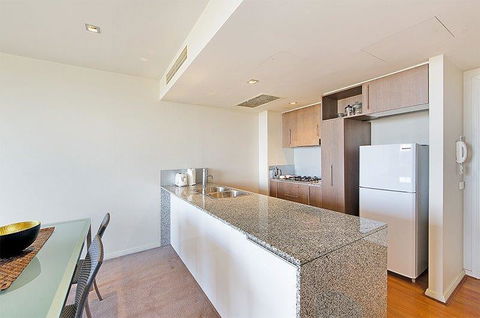 Wyndel Apartments North Sydney - Harbour Watch - Foster Accommodation 7