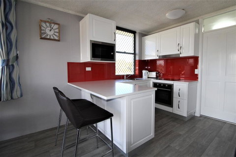 Beachfront 3, 25 Willow Street - Foster Accommodation 5