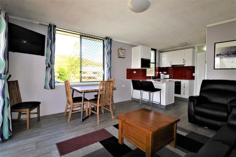 Beachfront 3, 25 Willow Street - Foster Accommodation 1