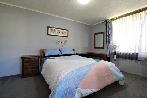 Beachfront 3, 25 Willow Street - Foster Accommodation 9