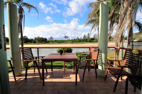 Beachfront 3, 25 Willow Street - Foster Accommodation 4
