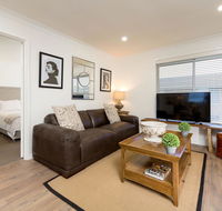 Sleeping in Style - Central  Sophisticated - Foster Accommodation