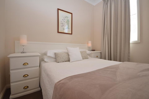 The Old Saddlery - Foster Accommodation 7